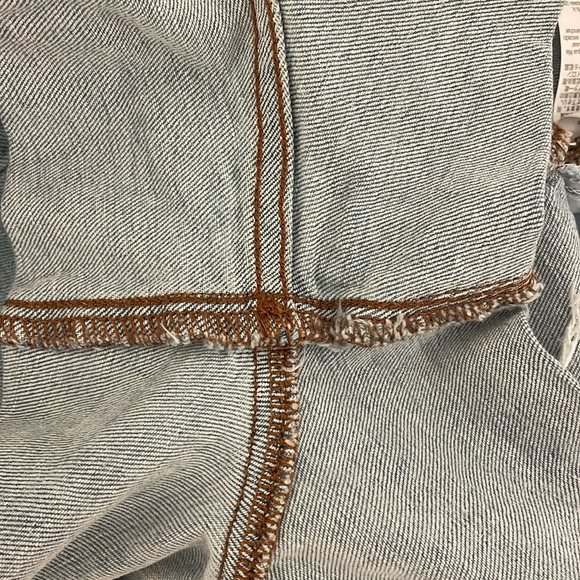Madewell High-Rise Jean Short - Picture 12 of 12